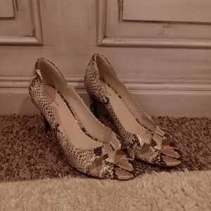 Cole Haan open toe heels beautiful print for statement size 8.5